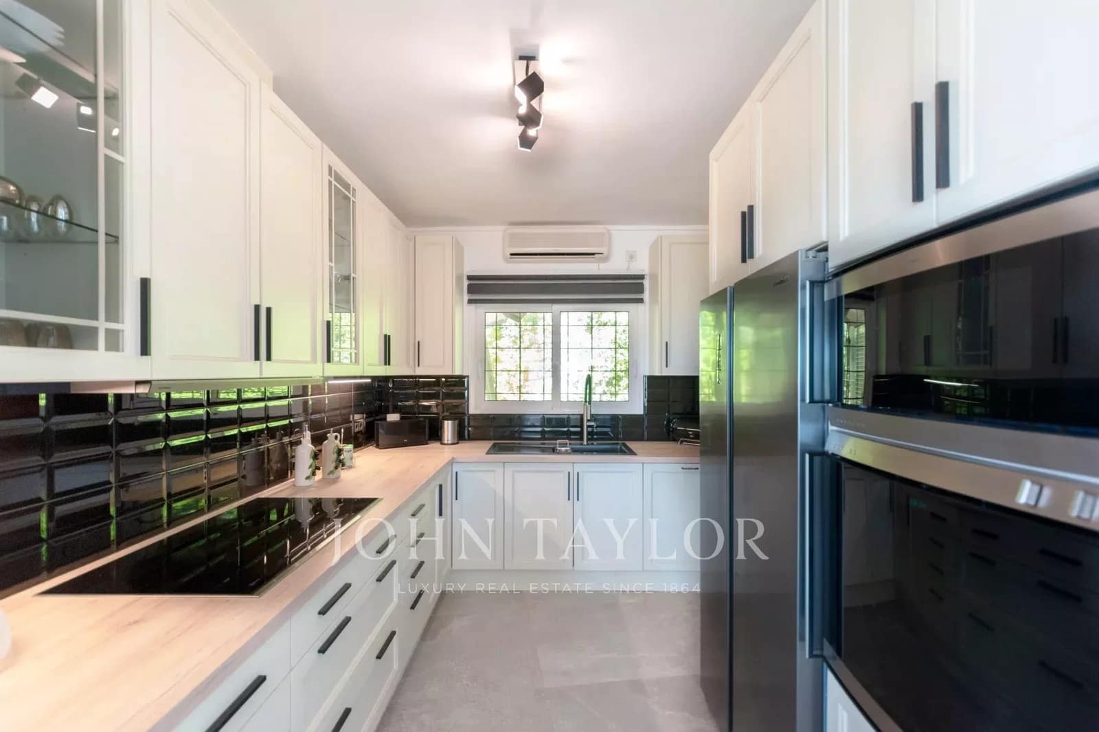 3 soveværelse Lejlighed til salg i Nuestra Senora de Jesus med swimmingpool - € 3.950.000 (Ref: 9428662)