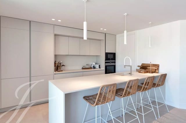 4 camera da letto Appartamento da affittare in Cala Llenya, Santa Eulalia / Santa Eularia con piscina garage - 5.500 € (Rif: 9428666)