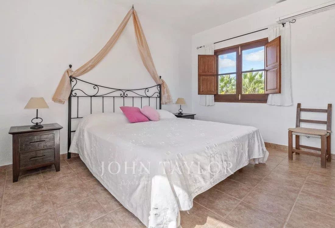 5 bedroom Villa for sale in Es Cana with pool - € 4,500,000 (Ref: 9428667)