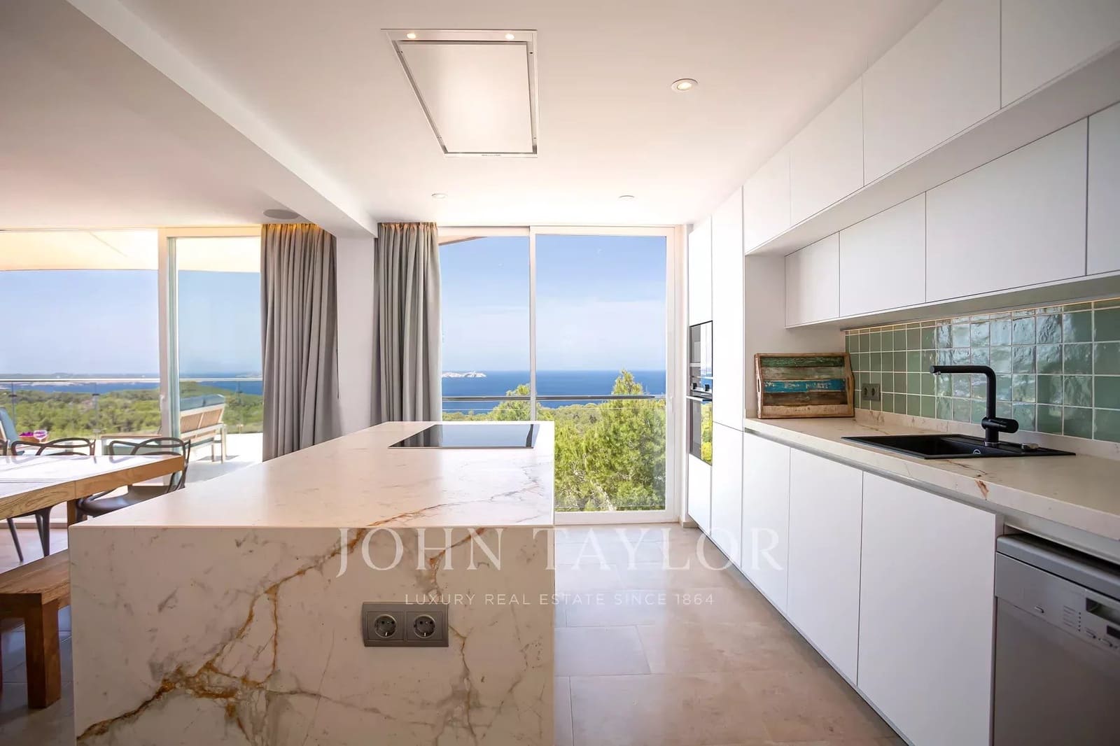 6 sovrum Villa till salu i Sant Antoni de Portmany med pool - 4 450 000 € (Ref: 9428671)