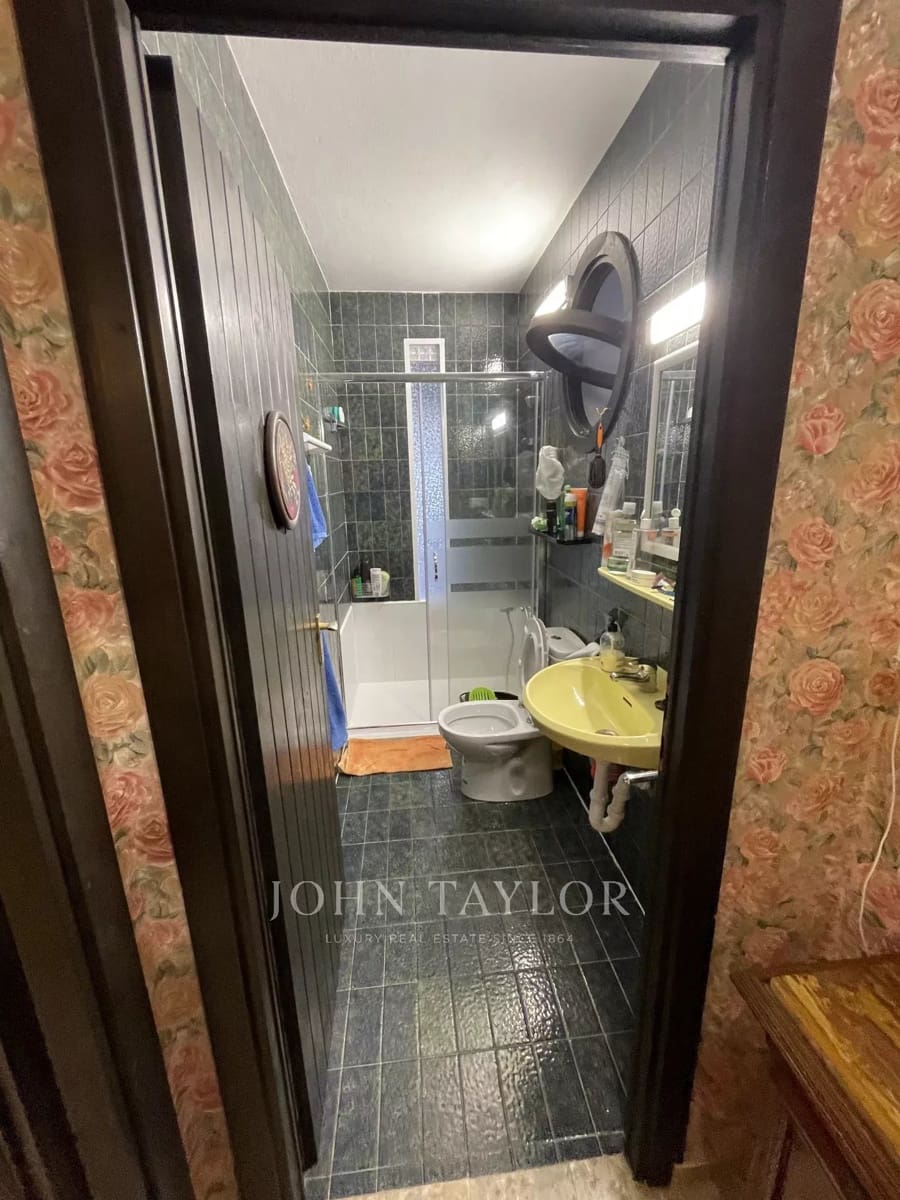 3 bedroom Apartment for sale in Playa d'en Bossa with pool - € 1,995,000 (Ref: 9428672)