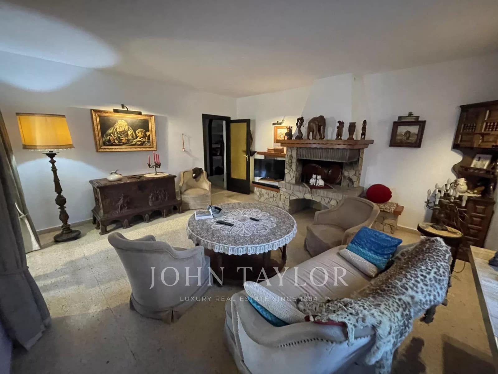 3 bedroom Apartment for sale in Playa d'en Bossa with pool - € 1,995,000 (Ref: 9428672)