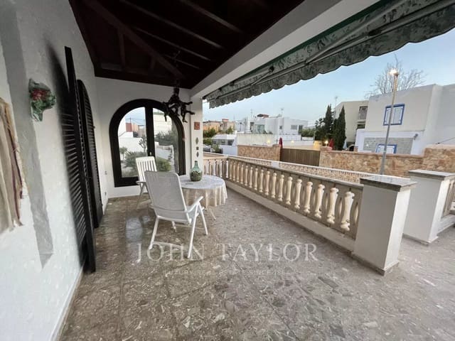 3 bedroom Apartment for sale in Playa d'en Bossa, San Jose / Sant Josep de Sa Talaia with pool - € 1,995,000 (Ref: 9428672)