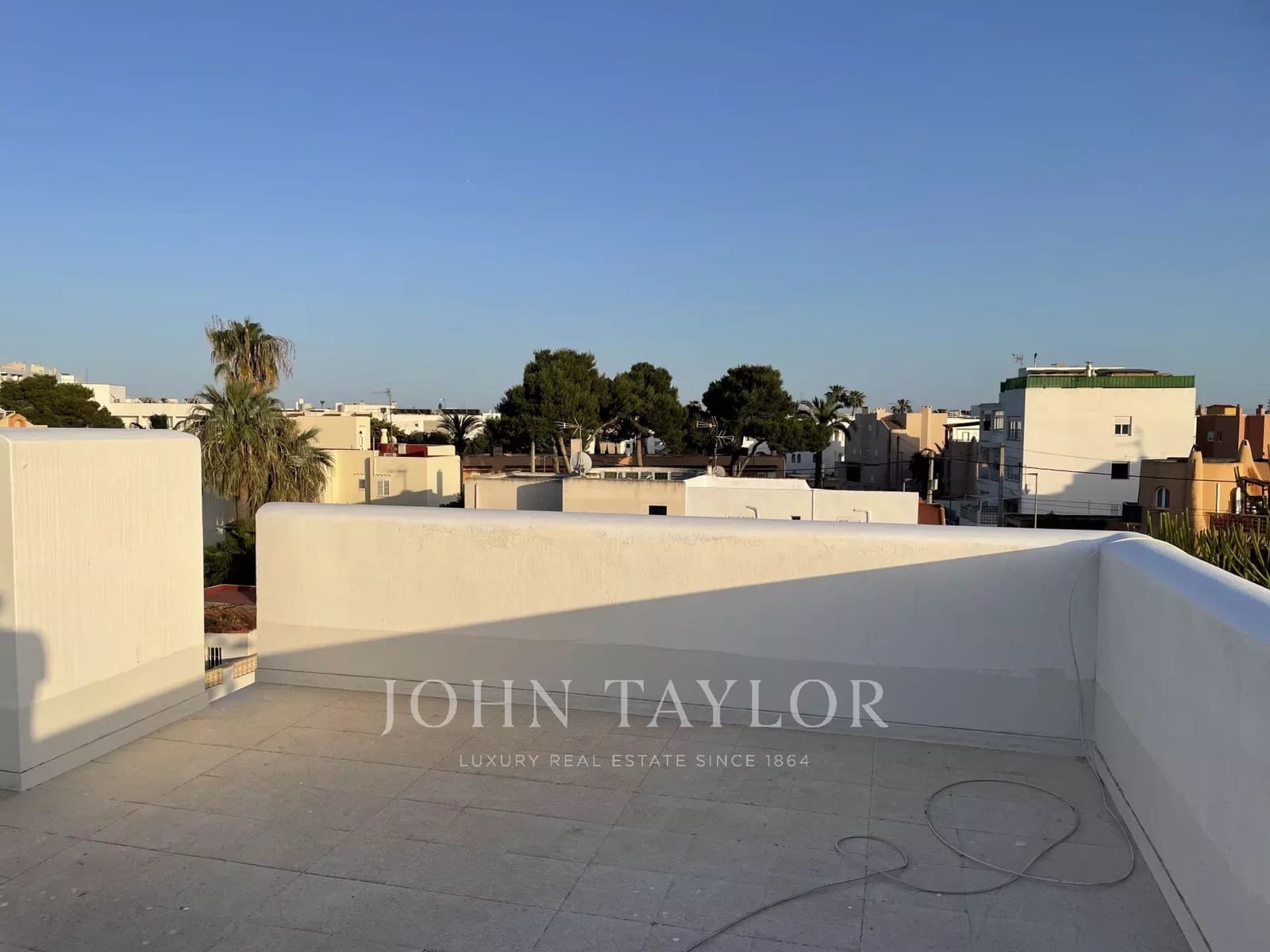 3 bedroom Apartment for sale in Playa d'en Bossa with pool - € 1,995,000 (Ref: 9428672)