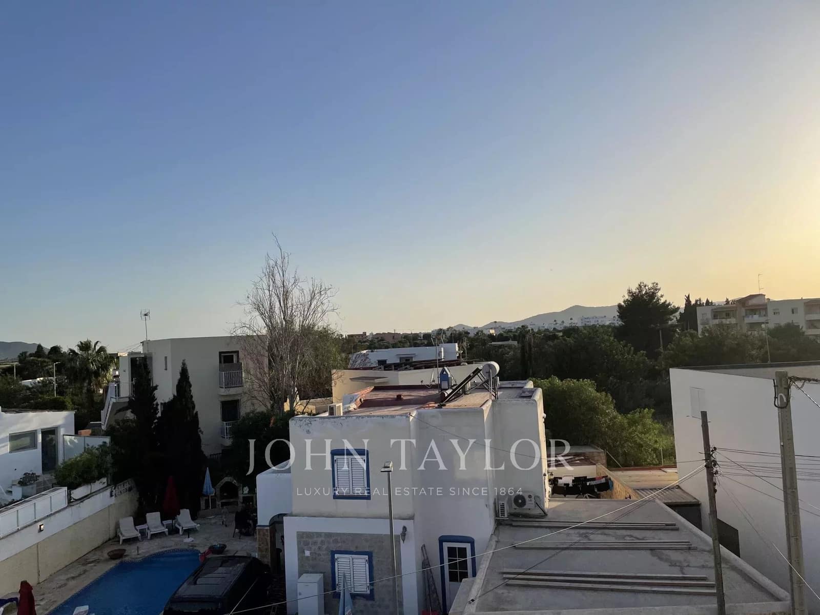 3 bedroom Apartment for sale in Playa d'en Bossa with pool - € 1,995,000 (Ref: 9428672)