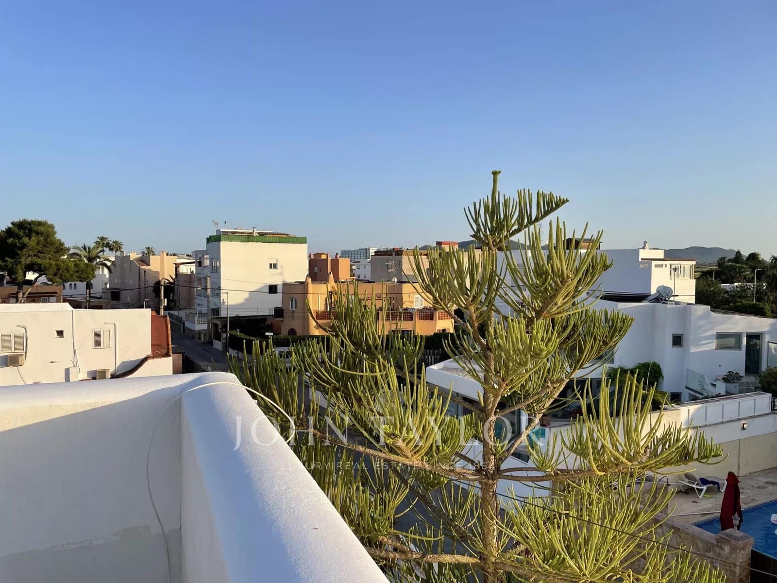 3 bedroom Apartment for sale in Playa d'en Bossa with pool - € 1,995,000 (Ref: 9428672)