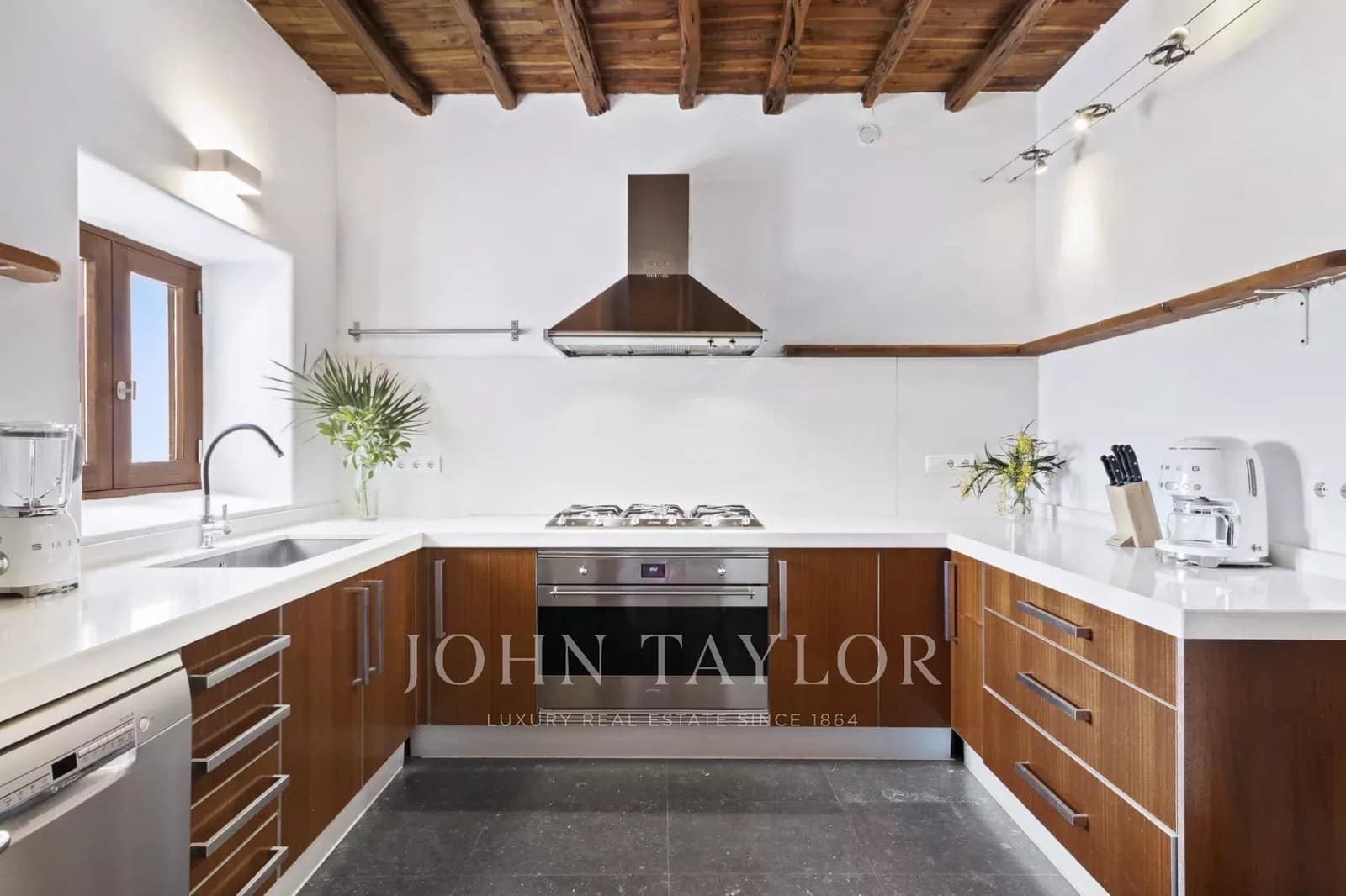 12 Zimmer Ferienvilla in Sant Carles de Peralta mit Pool - 20.500 € (Ref: 9428675)