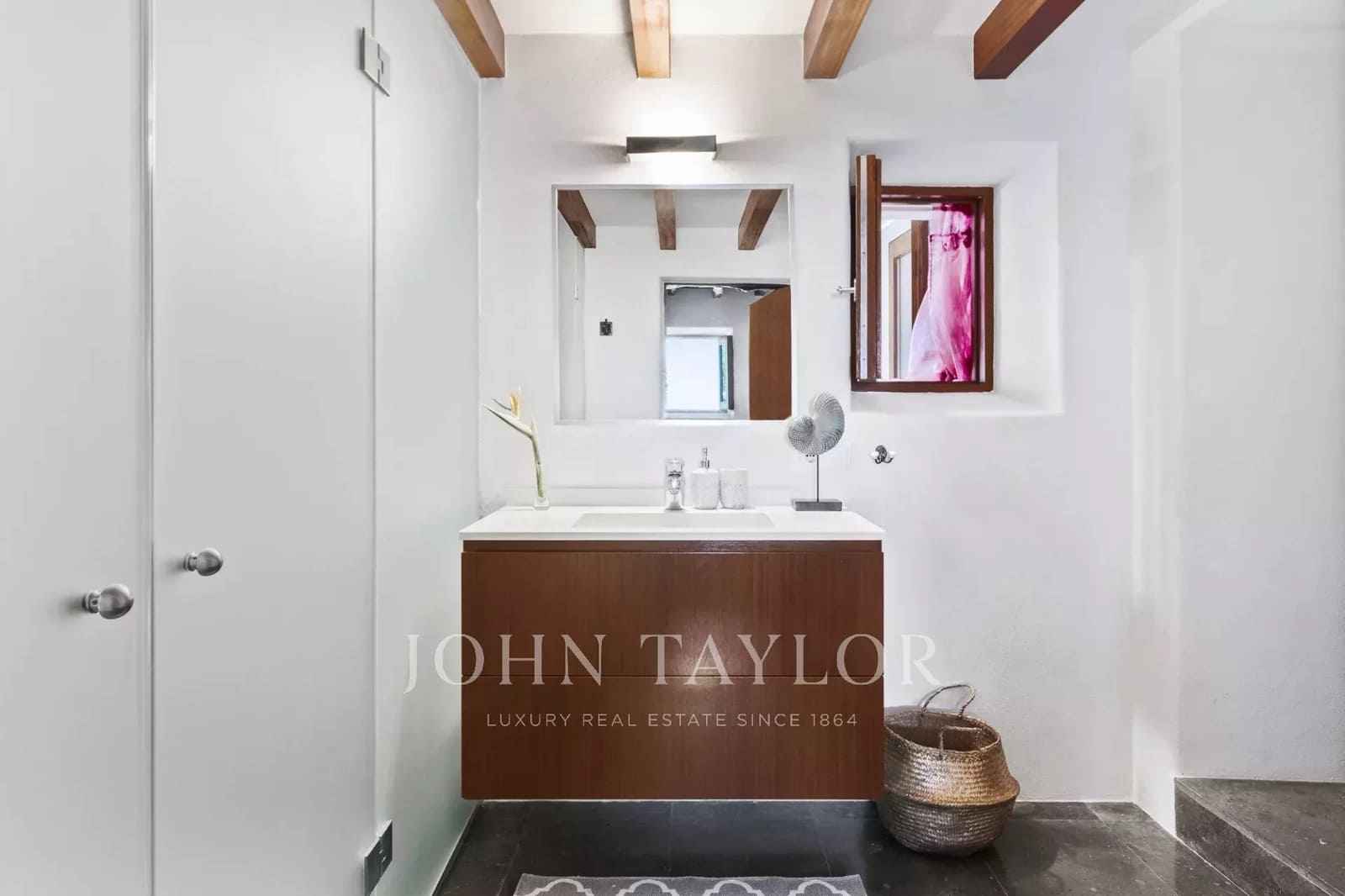 12 Zimmer Ferienvilla in Sant Carles de Peralta mit Pool - 20.500 € (Ref: 9428675)