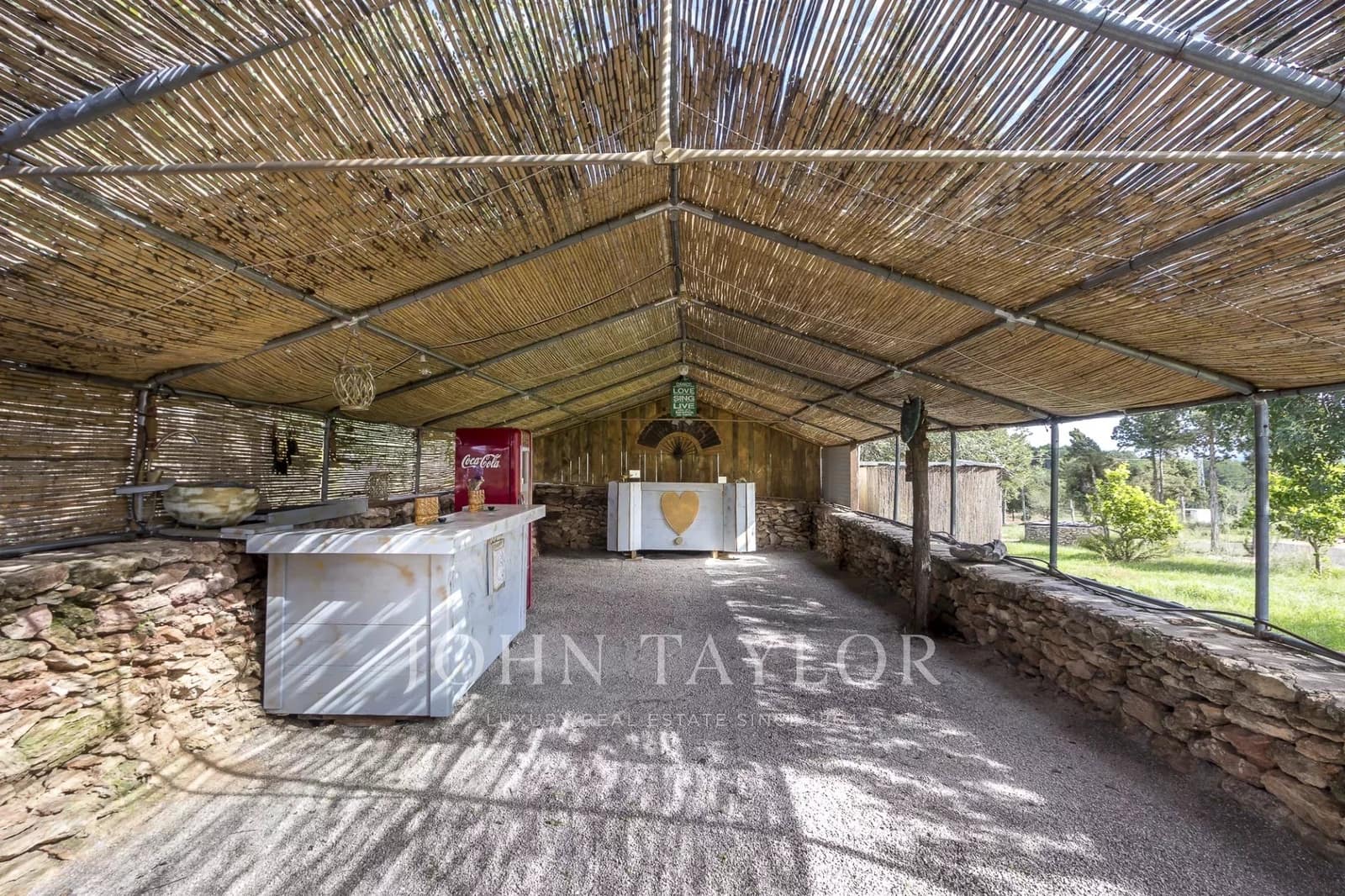 12 Zimmer Ferienvilla in Sant Carles de Peralta mit Pool - 20.500 € (Ref: 9428675)