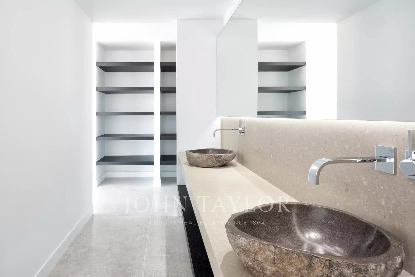 Apartment for sale in Cap Martinet with pool - € 5,750,000 (Ref: 9428677)