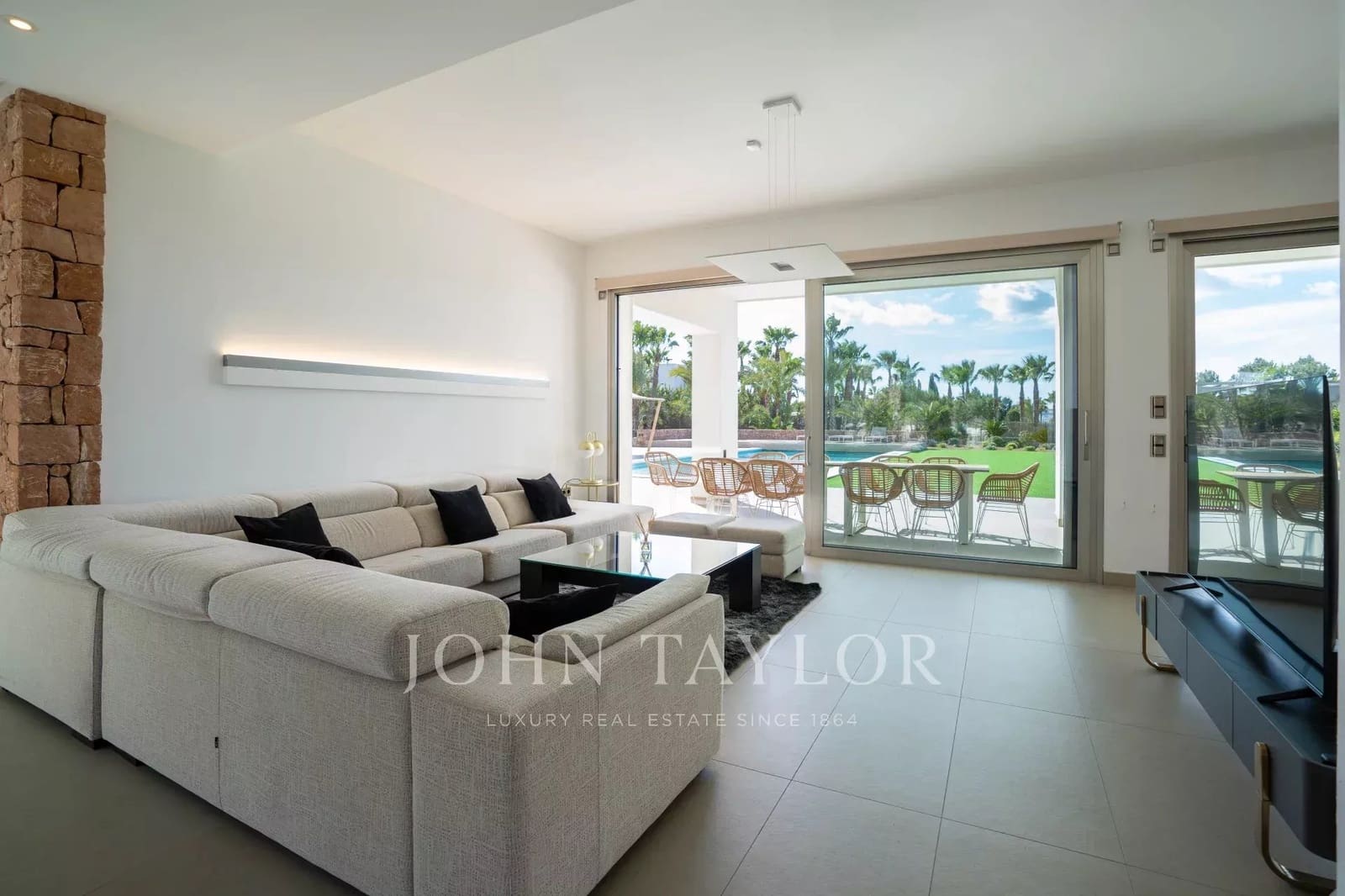 7 bedroom Villa for holiday rental in Nuestra Senora de Jesus with pool - € 15,400 (Ref: 9428687)