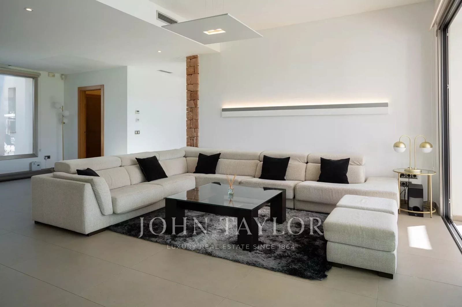 7 bedroom Villa for holiday rental in Nuestra Senora de Jesus with pool - € 15,400 (Ref: 9428687)