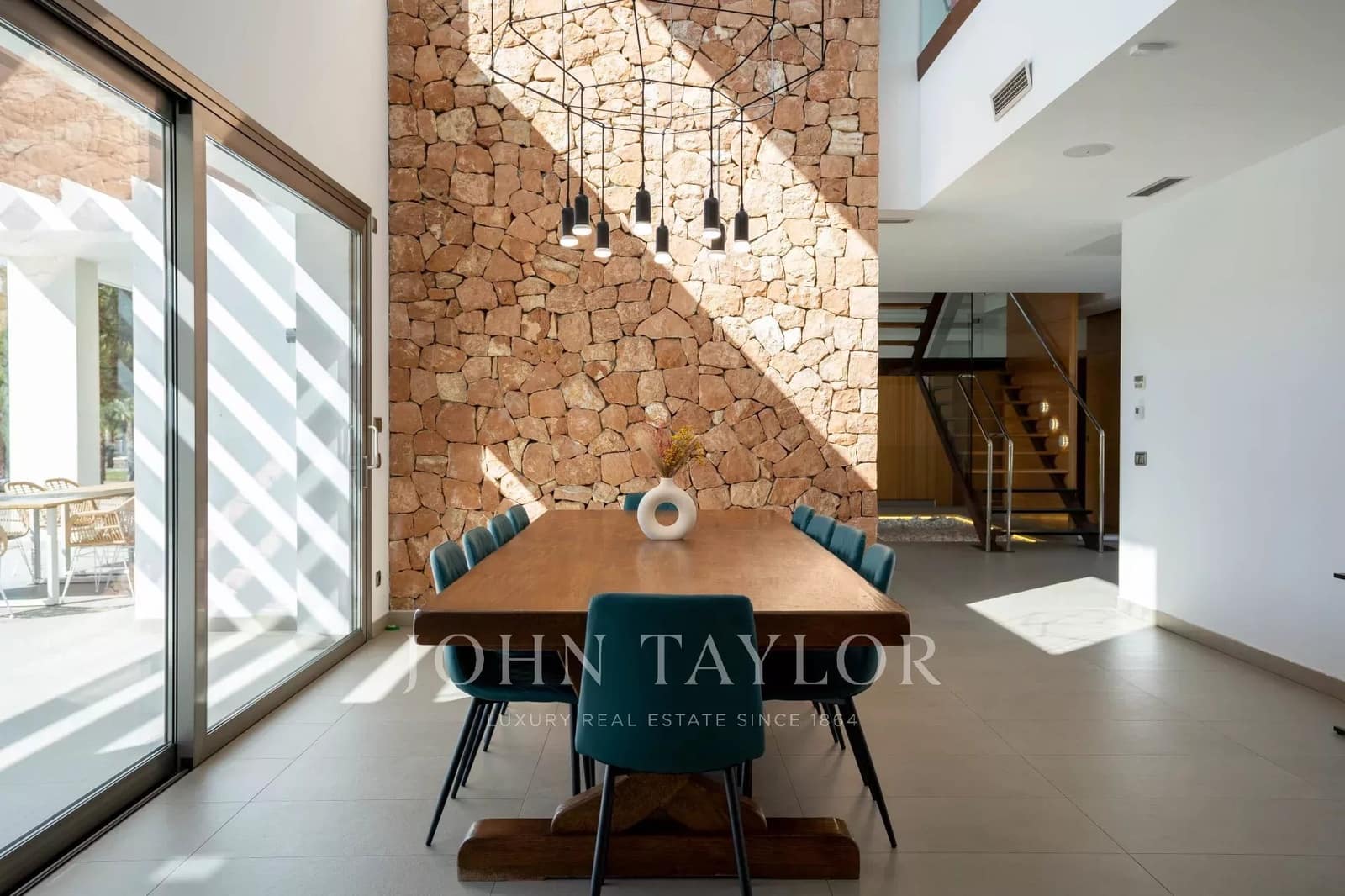 7 bedroom Villa for holiday rental in Nuestra Senora de Jesus with pool - € 15,400 (Ref: 9428687)