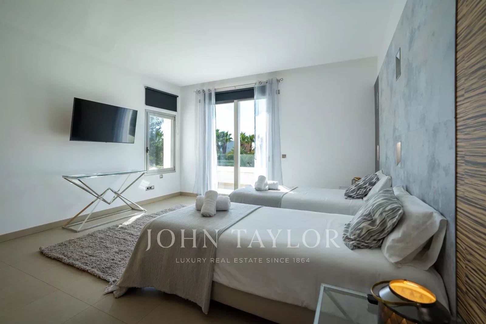 7 bedroom Villa for holiday rental in Nuestra Senora de Jesus with pool - € 15,400 (Ref: 9428687)