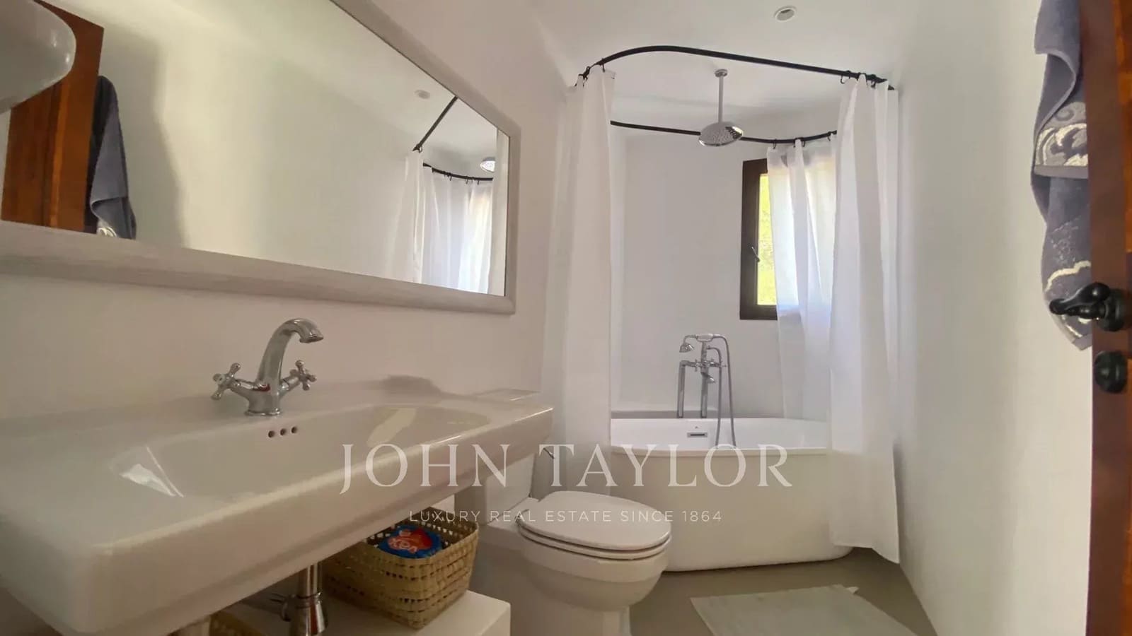 3 bedroom Villa for holiday rental in Sant Antoni de Portmany - € 1,495 (Ref: 9428689)