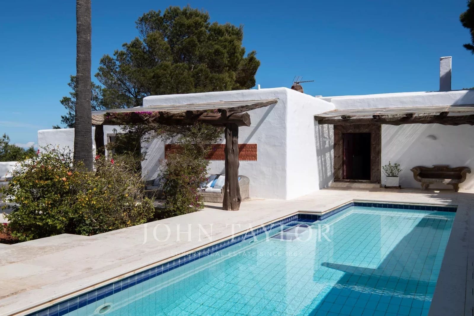 9 sovrum Villa till salu i Santa Eulalia / Santa Eularia med pool - 45 000 000 € (Ref: 9428690)