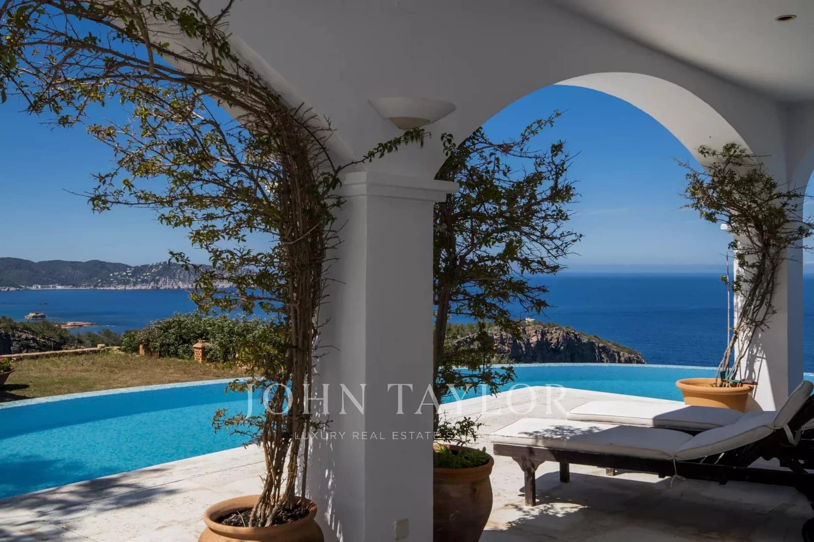 9 sovrum Villa till salu i Santa Eulalia / Santa Eularia med pool - 45 000 000 € (Ref: 9428690)