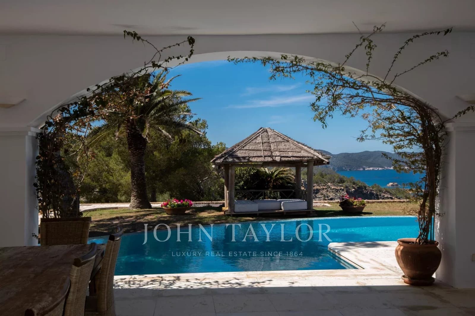 9 sovrum Villa till salu i Santa Eulalia / Santa Eularia med pool - 45 000 000 € (Ref: 9428690)