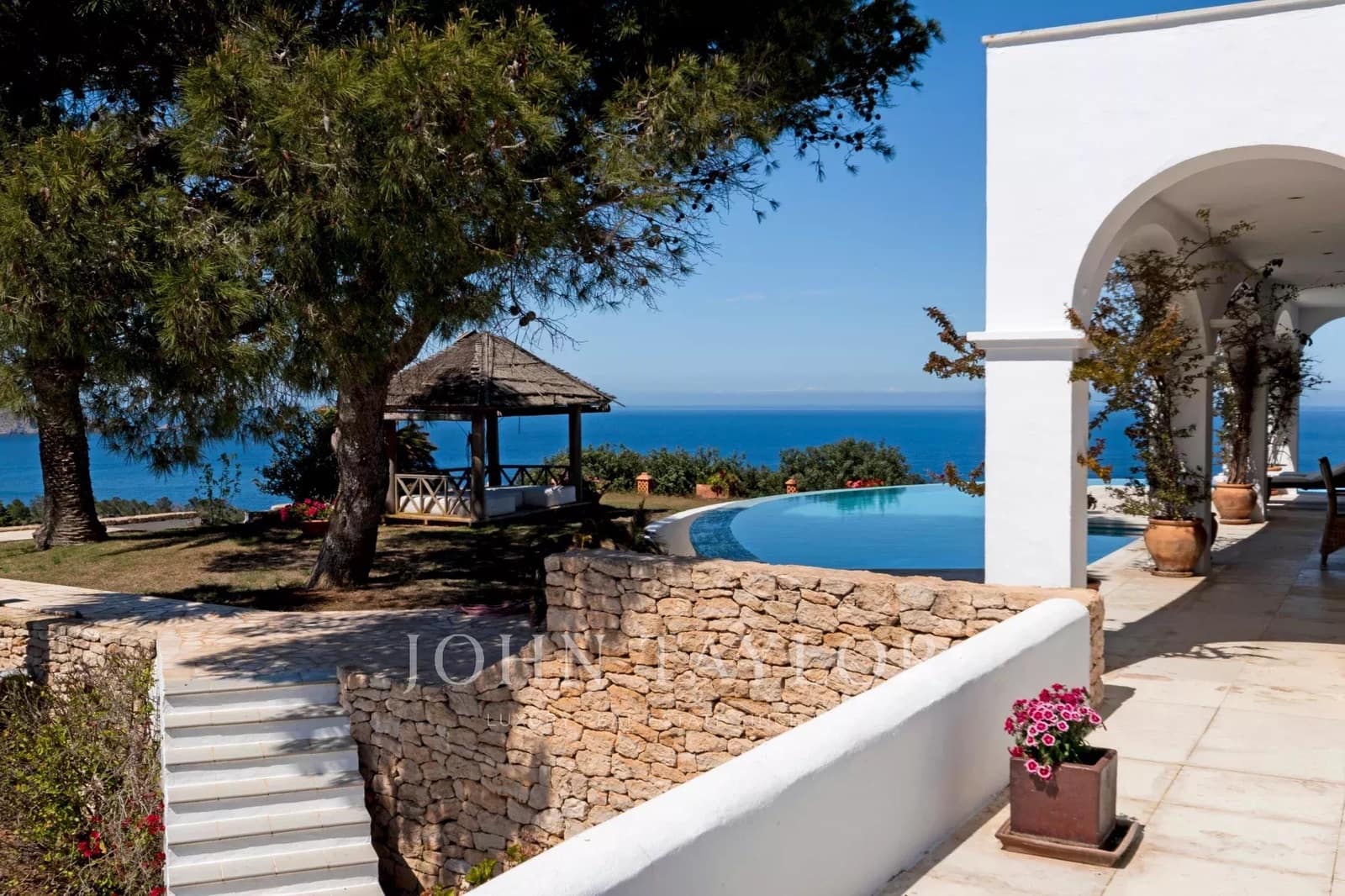 9 sovrum Villa till salu i Santa Eulalia / Santa Eularia med pool - 45 000 000 € (Ref: 9428690)