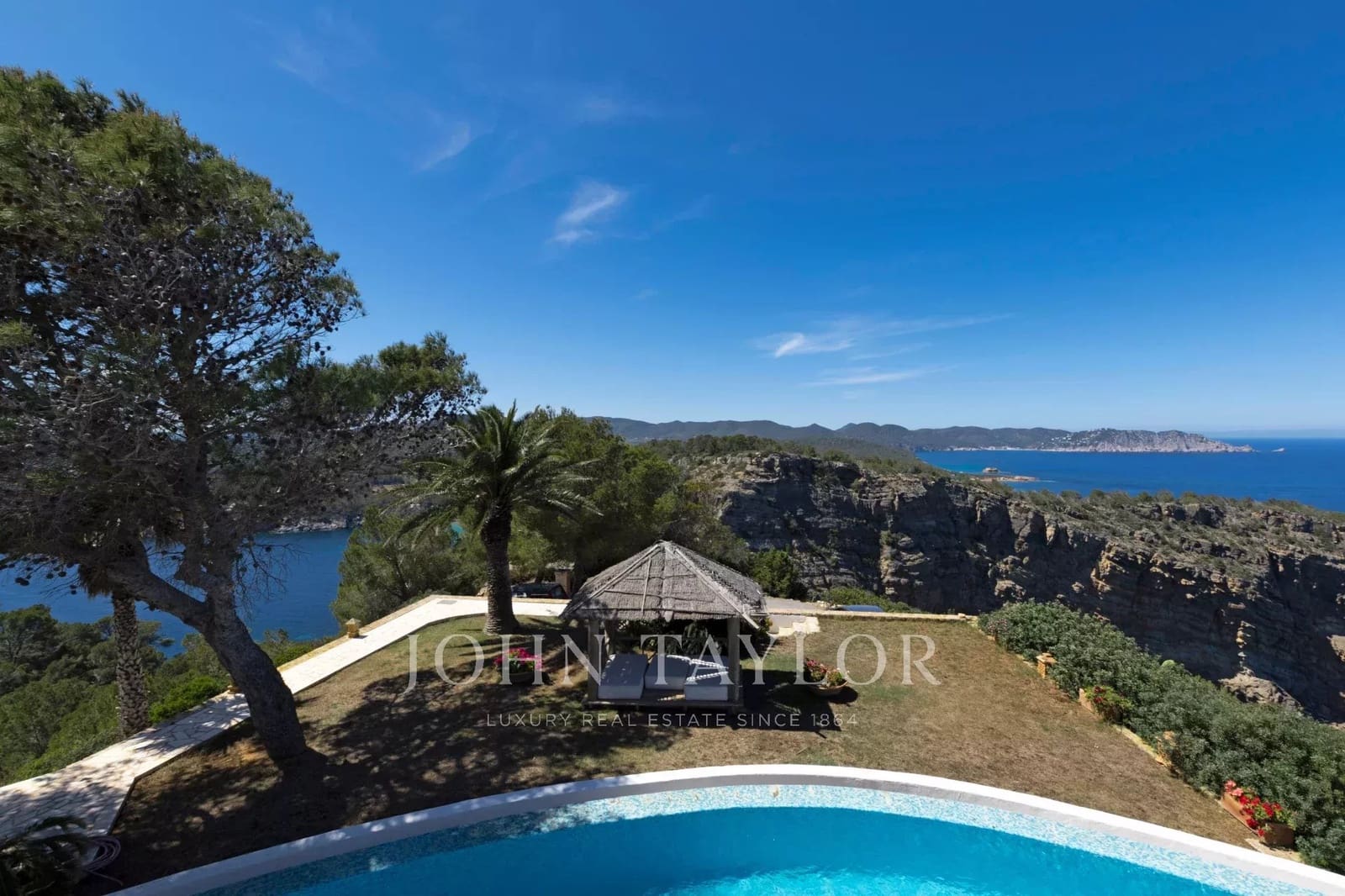 9 sovrum Villa till salu i Santa Eulalia / Santa Eularia med pool - 45 000 000 € (Ref: 9428690)