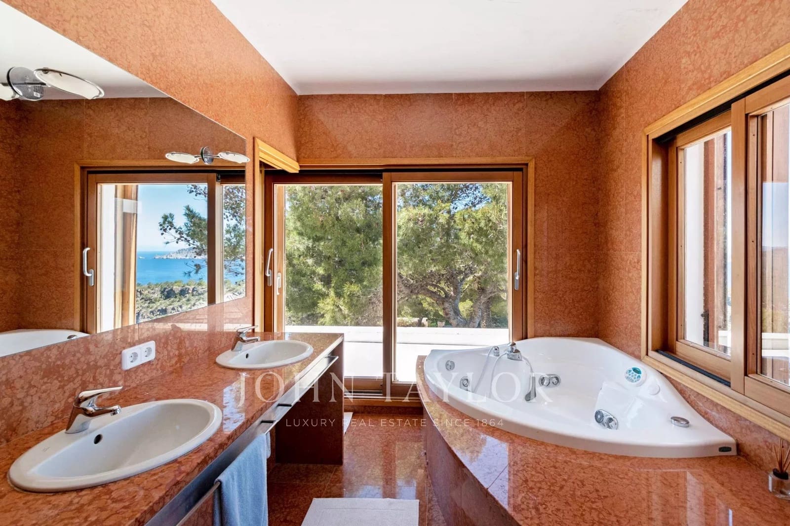 9 sovrum Villa till salu i Santa Eulalia / Santa Eularia med pool - 45 000 000 € (Ref: 9428690)