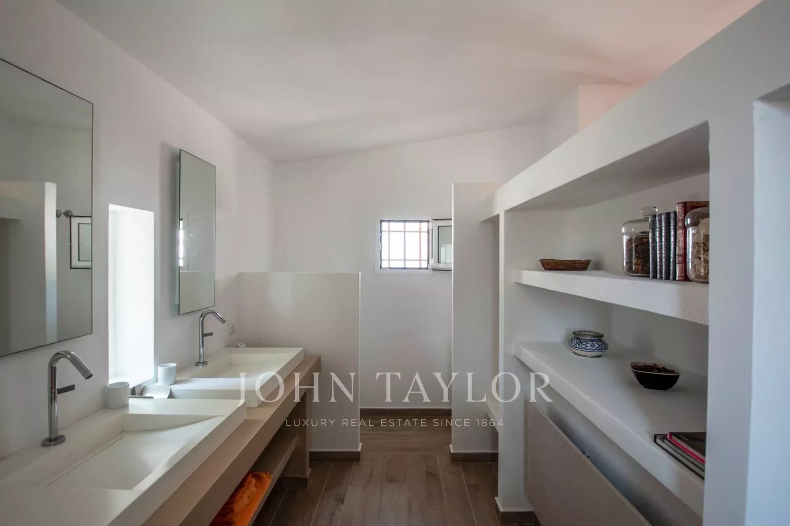 6 bedroom Apartment for holiday rental in Cala d'en Bou with pool - € 5,523 (Ref: 9428695)