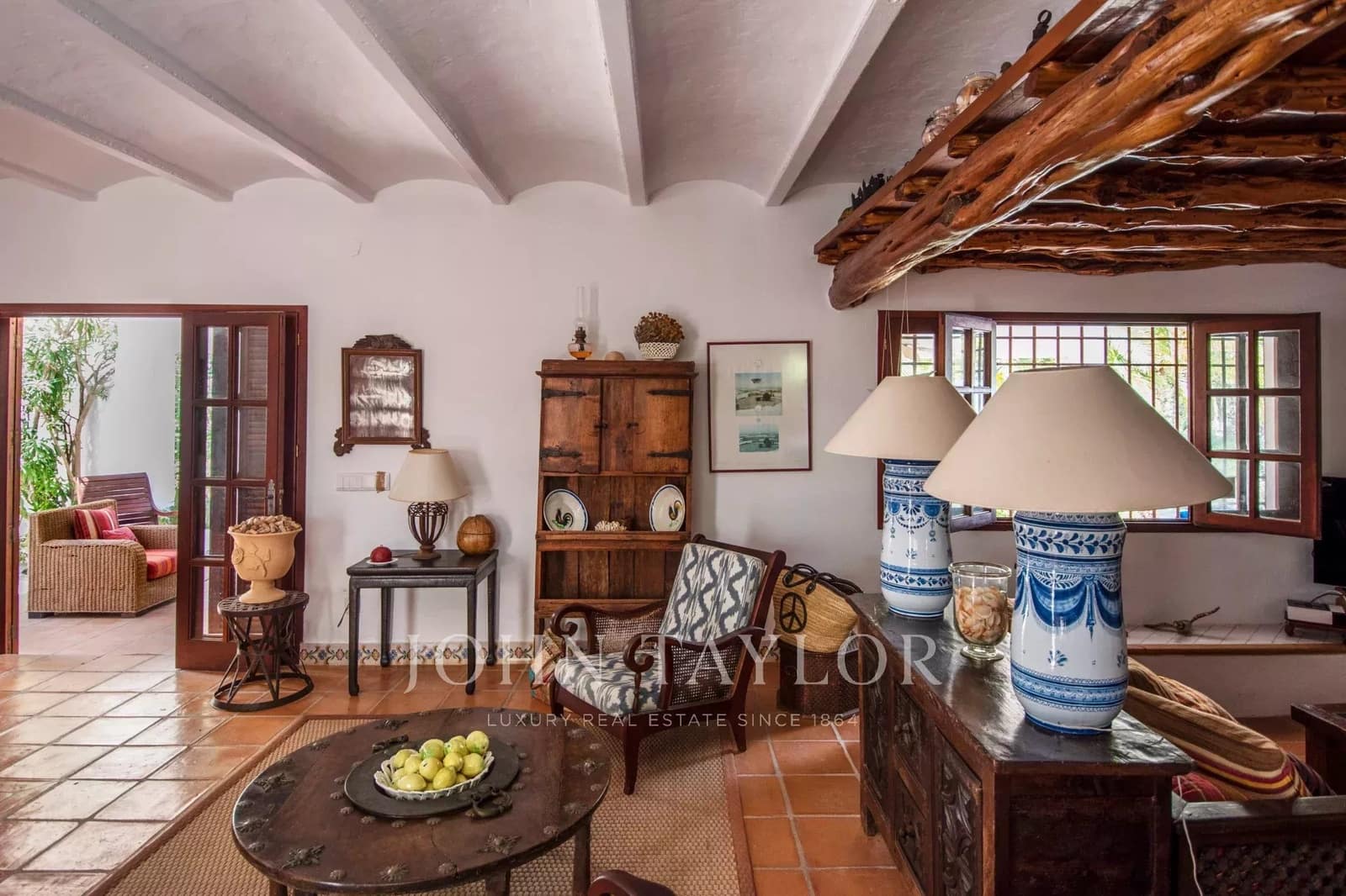 6 bedroom Apartment for holiday rental in Cala d'en Bou with pool - € 5,523 (Ref: 9428695)