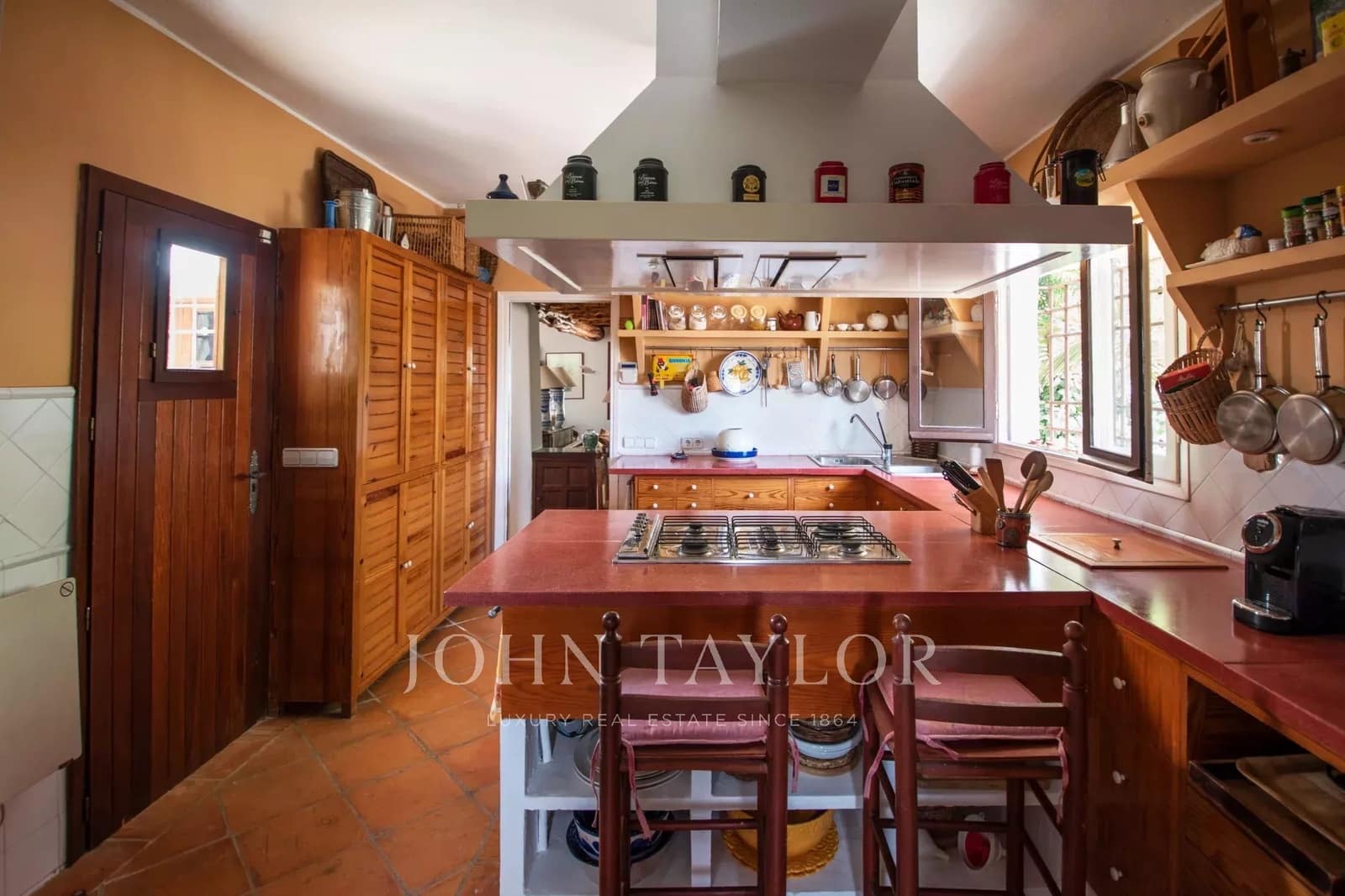 6 bedroom Apartment for holiday rental in Cala d'en Bou with pool - € 5,523 (Ref: 9428695)