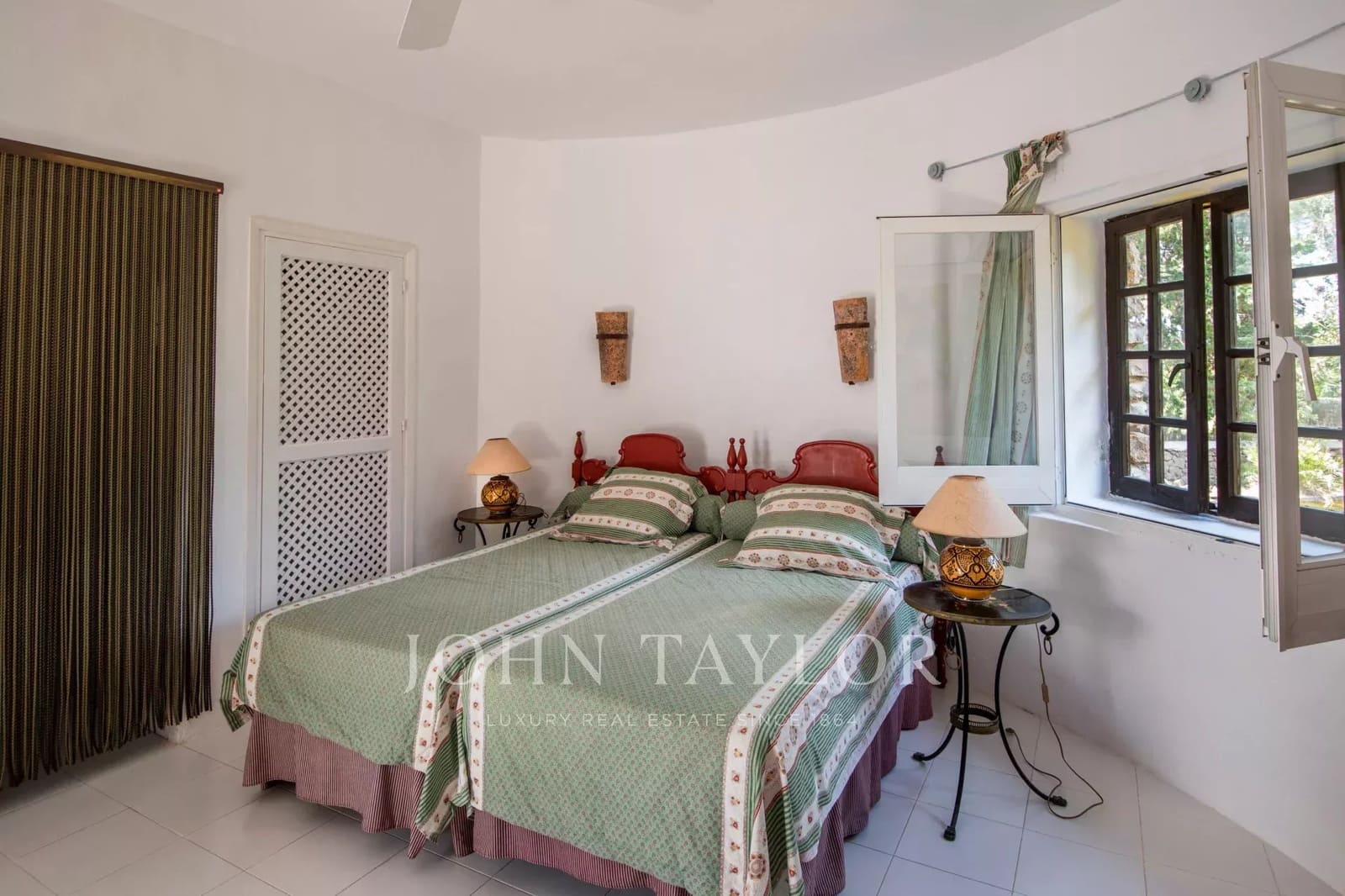 6 bedroom Apartment for holiday rental in Cala d'en Bou with pool - € 5,523 (Ref: 9428695)