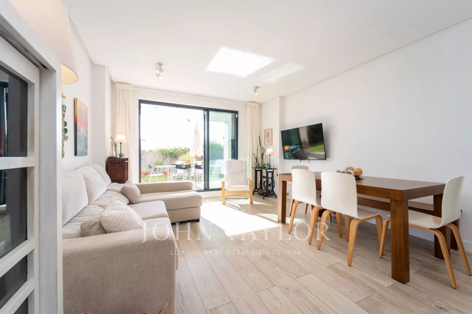 3 bedroom Apartment for sale in Santa Eulalia / Santa Eularia - € 1,090,000 (Ref: 9493943)