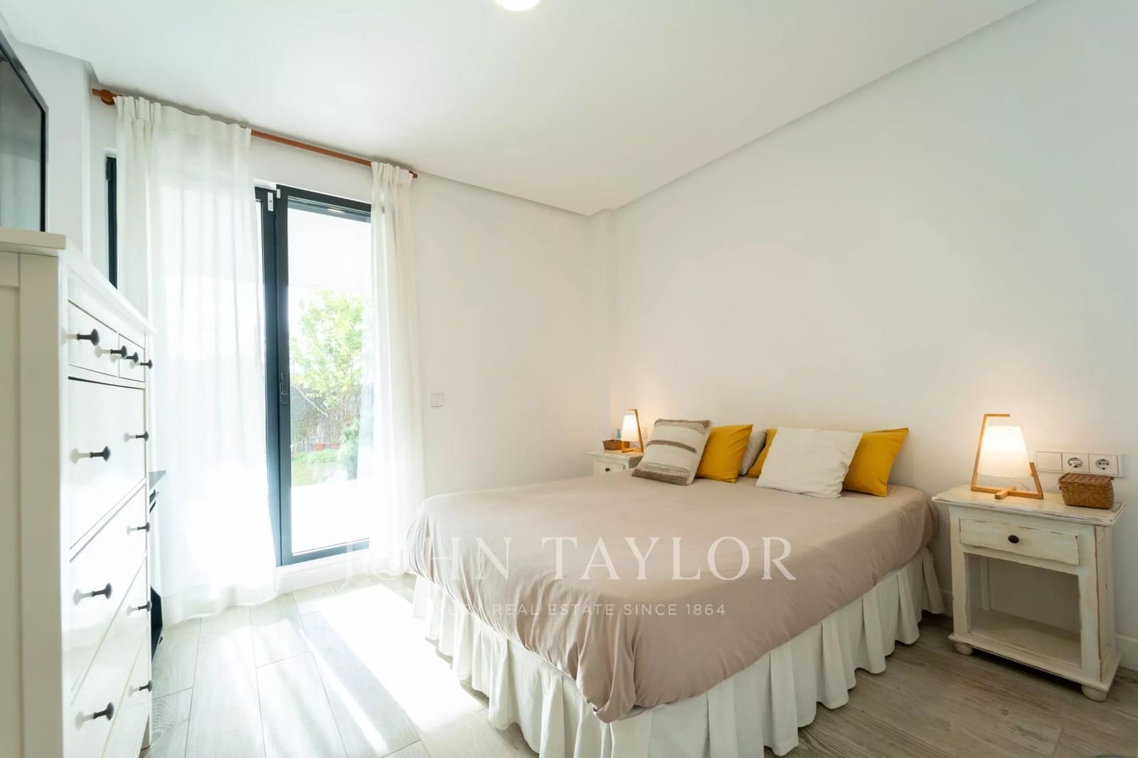 3 bedroom Apartment for sale in Santa Eulalia / Santa Eularia - € 1,090,000 (Ref: 9493943)