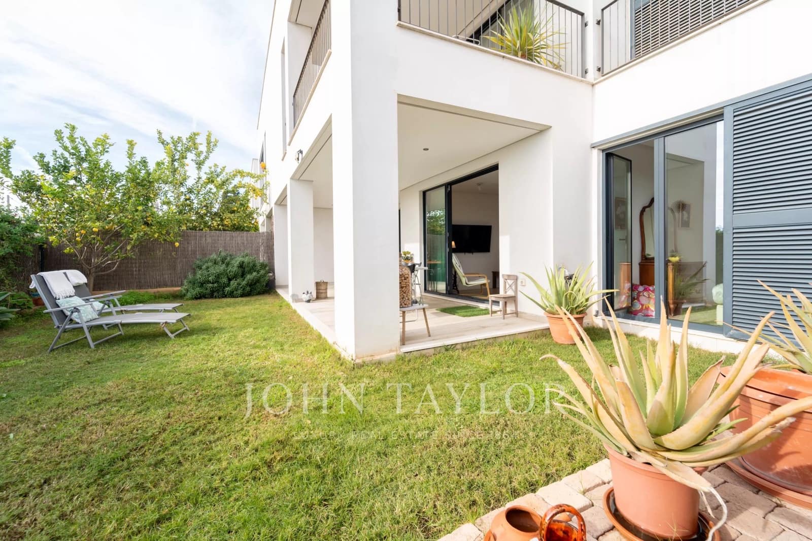 3 bedroom Apartment for sale in Santa Eulalia / Santa Eularia - € 1,090,000 (Ref: 9493943)