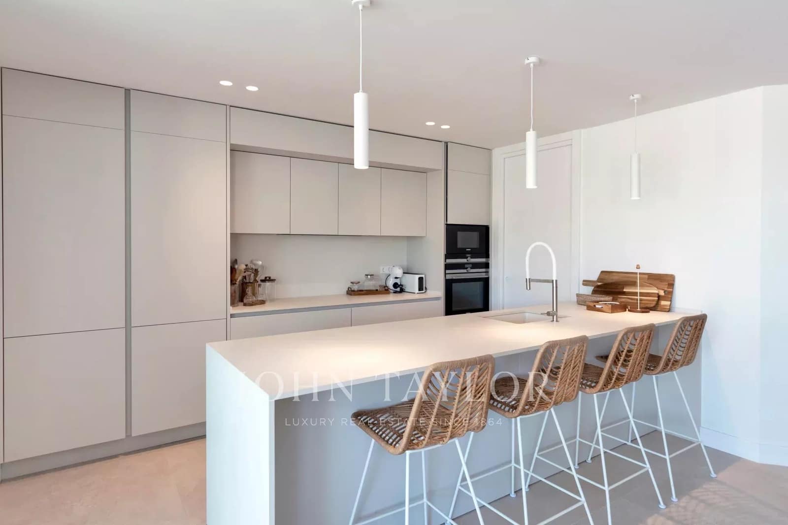 4 soverom Leilighet til salgs i Cala Llenya med svømmebasseng garasje - € 1 990 000 (Ref: 9564095)