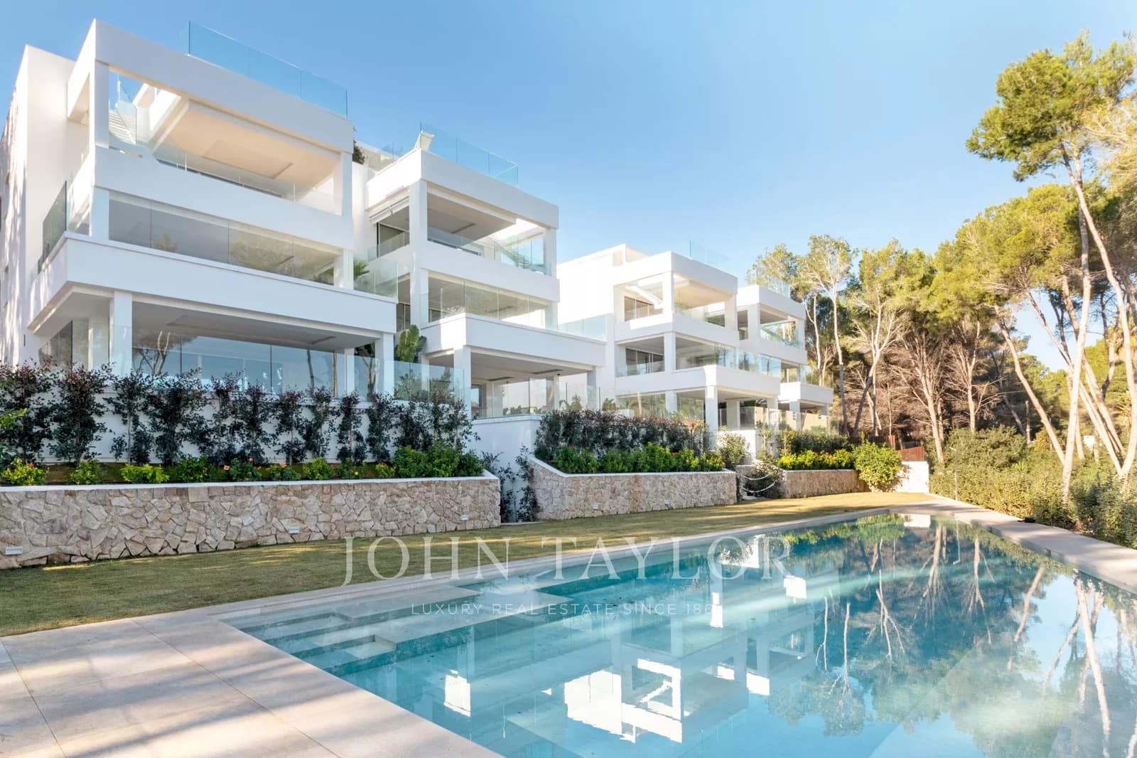 4 soverom Leilighet til salgs i Cala Llenya med svømmebasseng garasje - € 1 990 000 (Ref: 9564095)