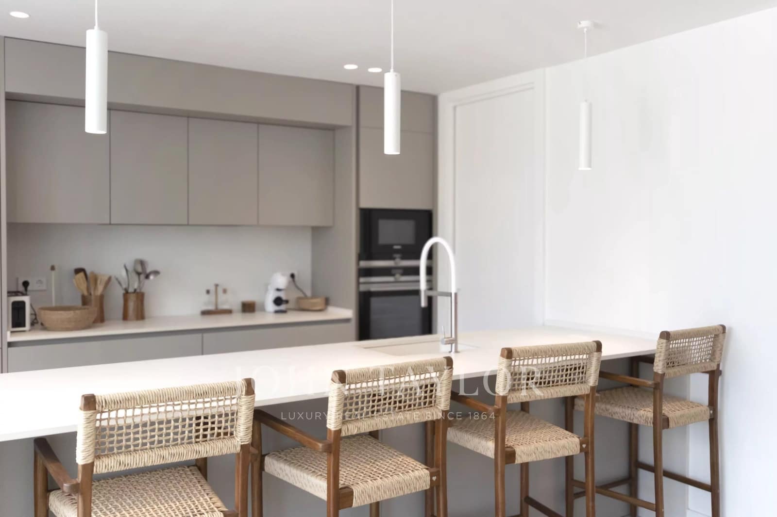 4 soverom Leilighet til salgs i Cala Llenya med svømmebasseng garasje - € 2 495 000 (Ref: 9564096)