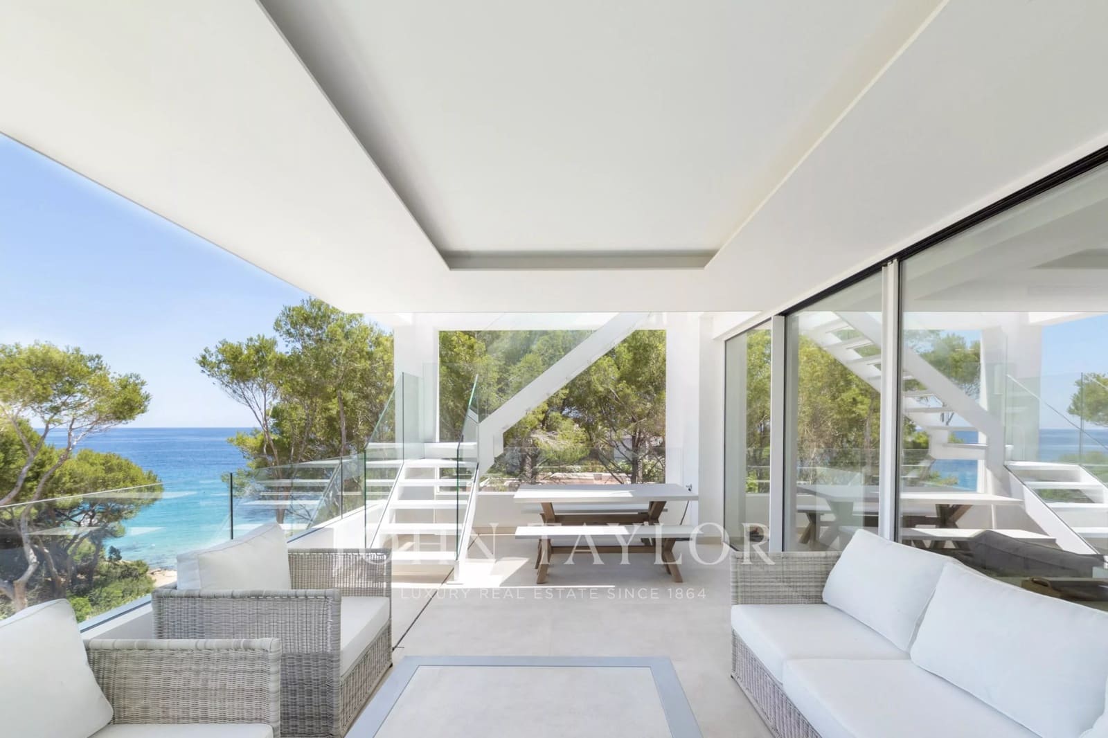 4 soverom Leilighet til salgs i Cala Llenya med svømmebasseng garasje - € 2 495 000 (Ref: 9564096)