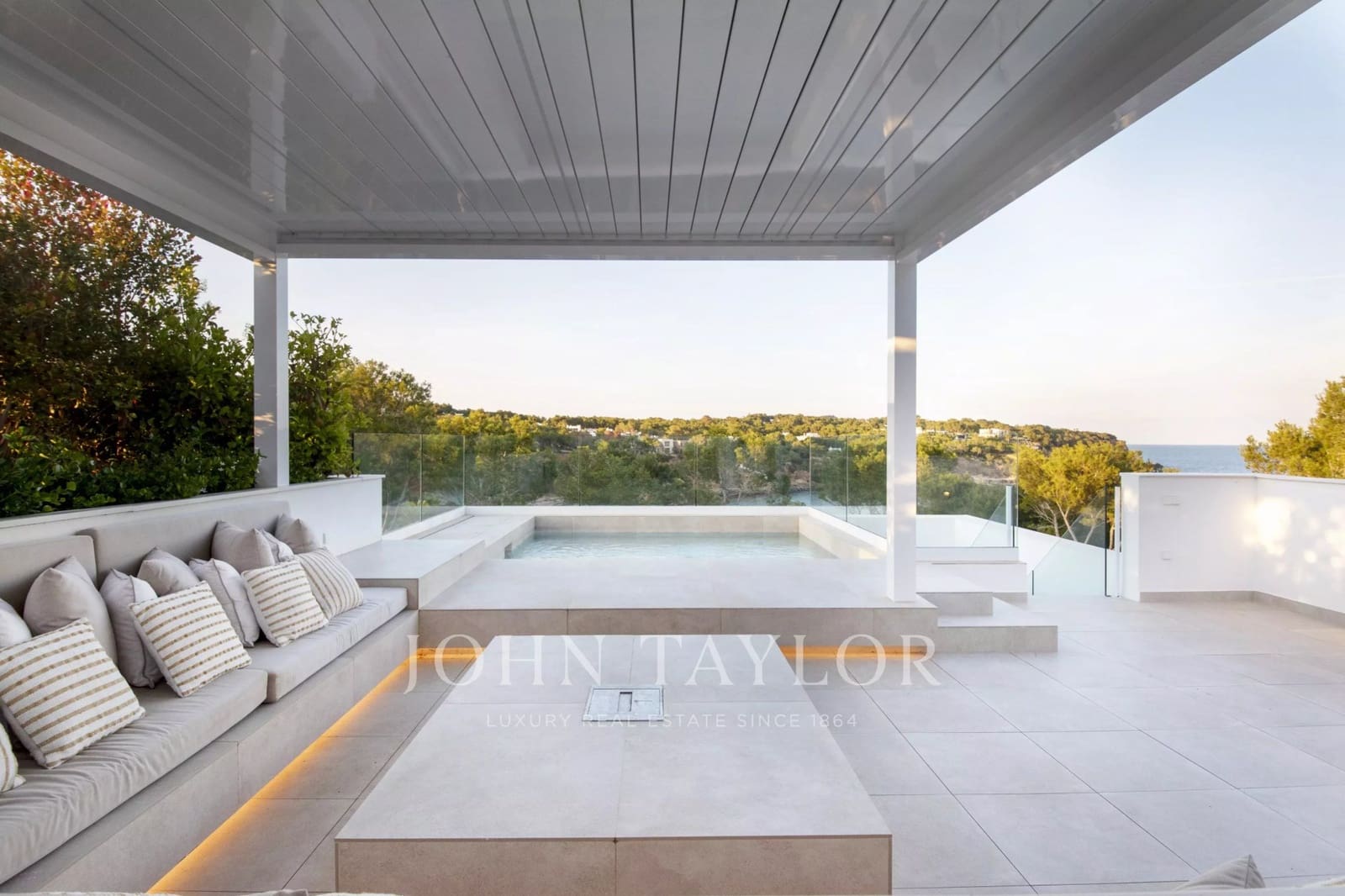 4 soverom Leilighet til salgs i Cala Llenya med svømmebasseng garasje - € 2 495 000 (Ref: 9564096)