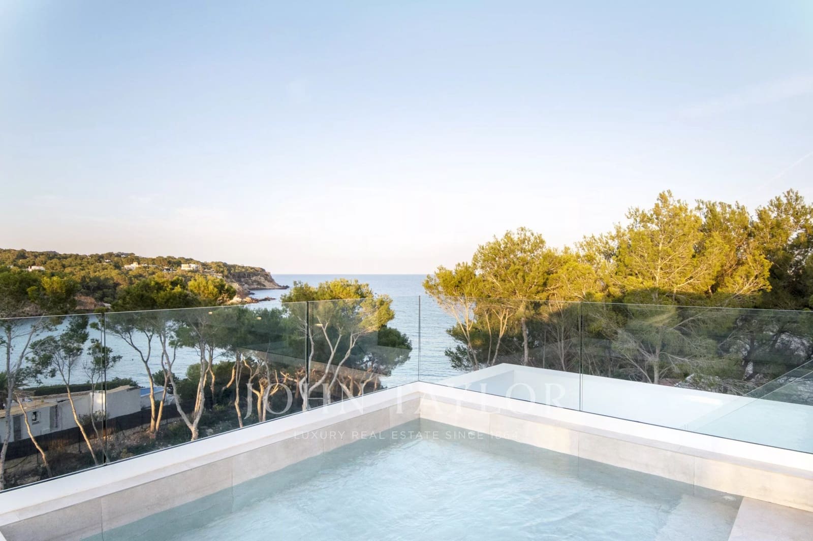 4 soverom Leilighet til salgs i Cala Llenya med svømmebasseng garasje - € 2 495 000 (Ref: 9564096)