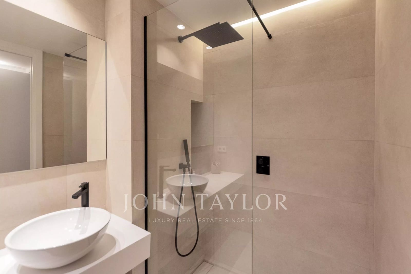 4 soverom Leilighet til salgs i Cala Llenya med svømmebasseng garasje - € 2 495 000 (Ref: 9564096)