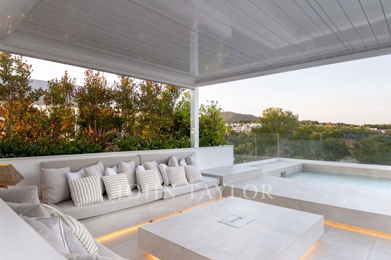 4 soverom Leilighet til salgs i Cala Llenya med svømmebasseng garasje - € 2 495 000 (Ref: 9564096)