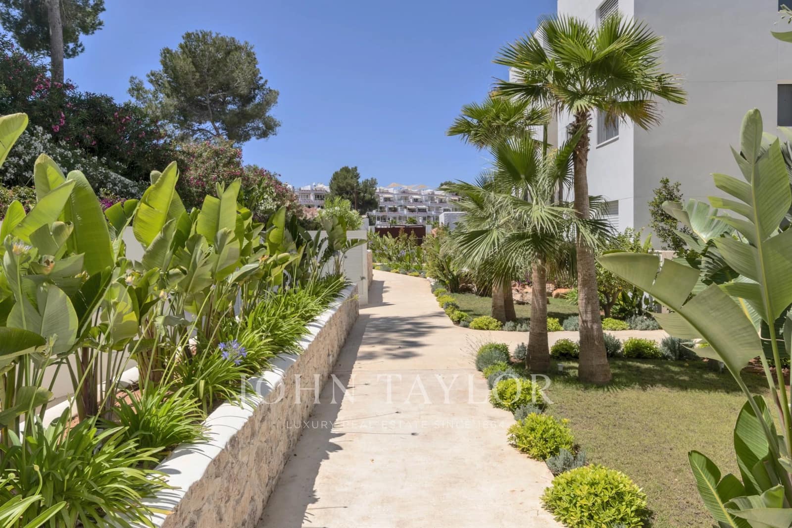 4 soverom Leilighet til salgs i Cala Llenya med svømmebasseng garasje - € 2 495 000 (Ref: 9564096)