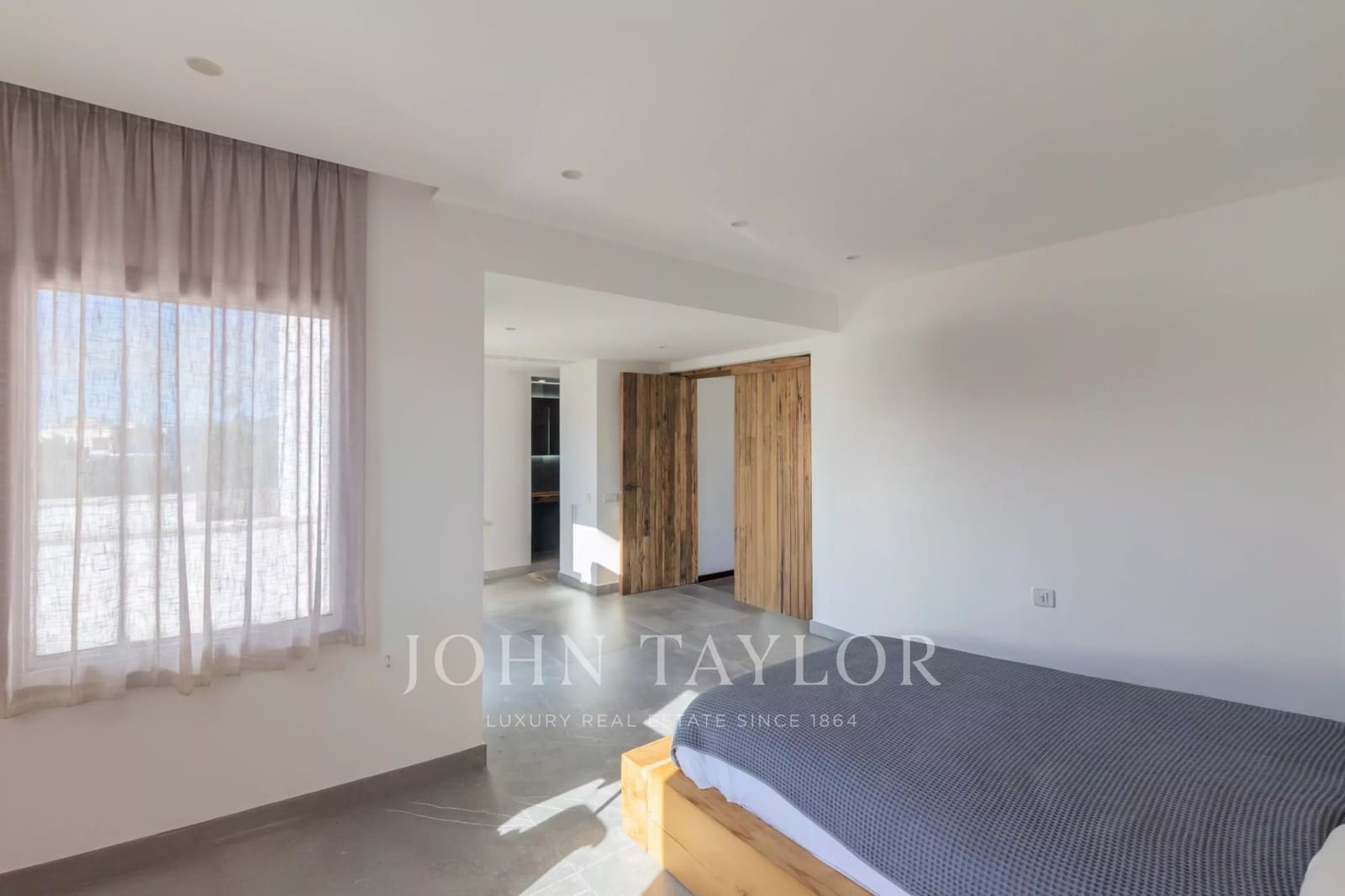 Apartamento de 3 habitaciones en Santa Eulalia / Santa Eularia en venta con piscina garaje - 3.380.000 € (Ref: 9570245)