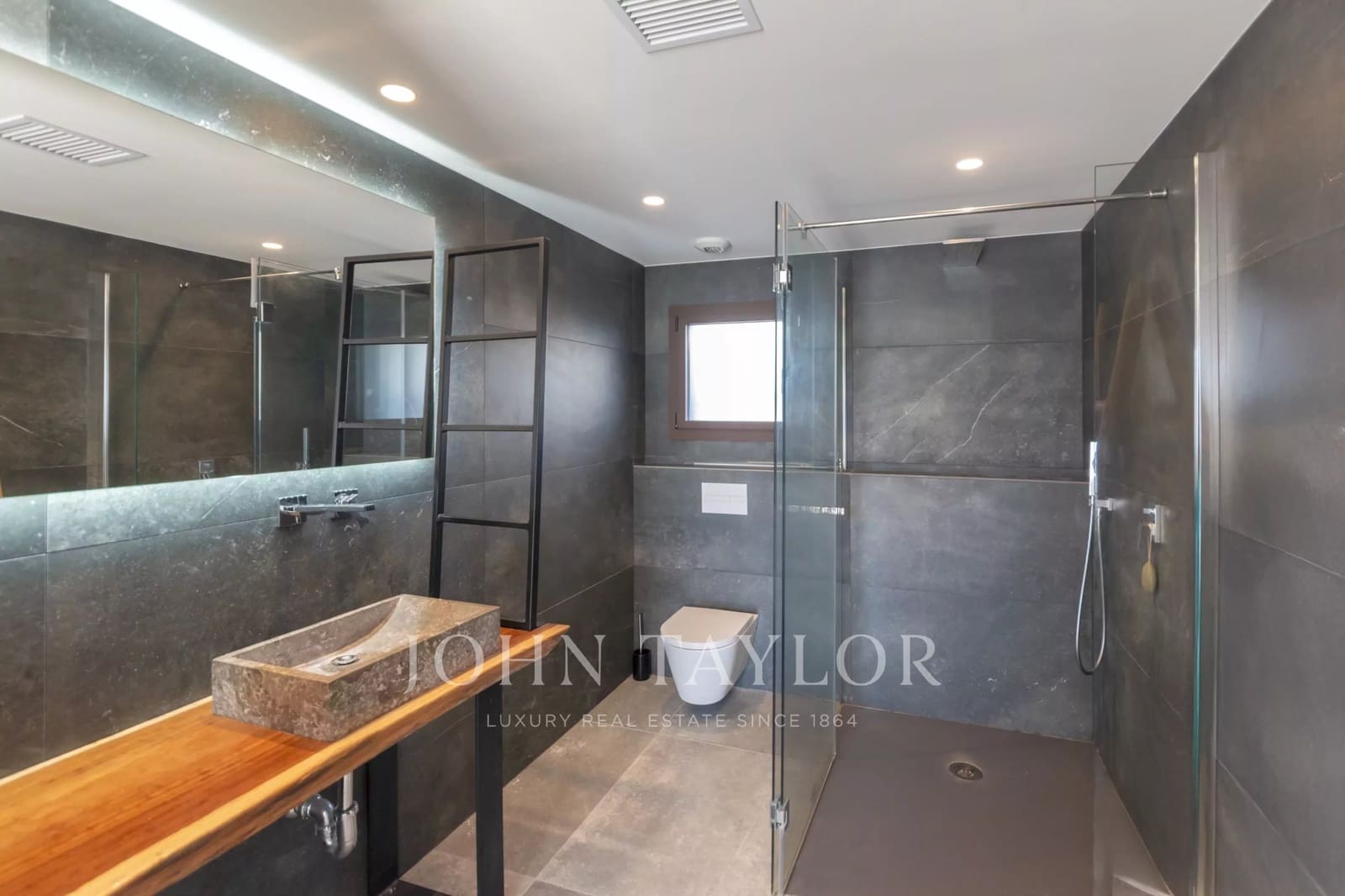 Apartamento de 3 habitaciones en Santa Eulalia / Santa Eularia en venta con piscina garaje - 3.380.000 € (Ref: 9570245)