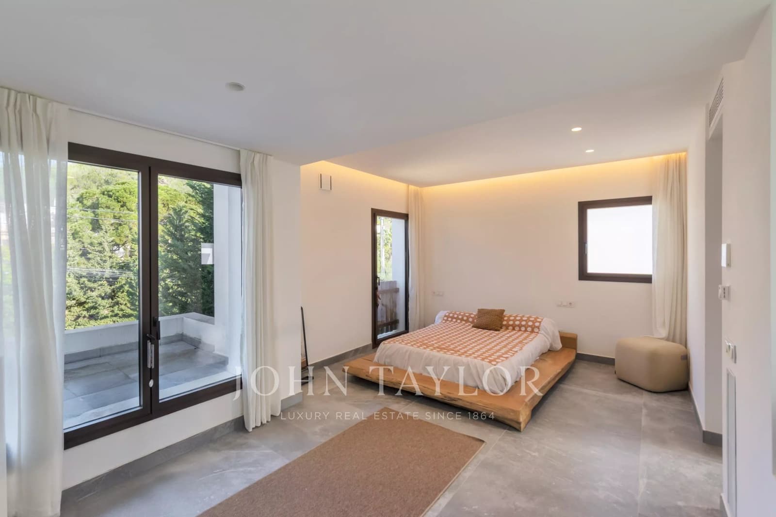 Apartamento de 3 habitaciones en Santa Eulalia / Santa Eularia en venta con piscina garaje - 3.380.000 € (Ref: 9570245)