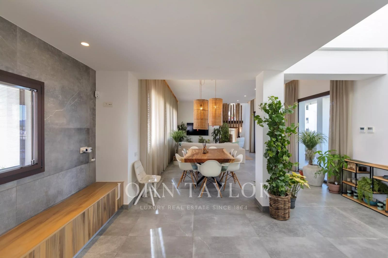 Apartamento de 3 habitaciones en Santa Eulalia / Santa Eularia en venta con piscina garaje - 3.380.000 € (Ref: 9570245)