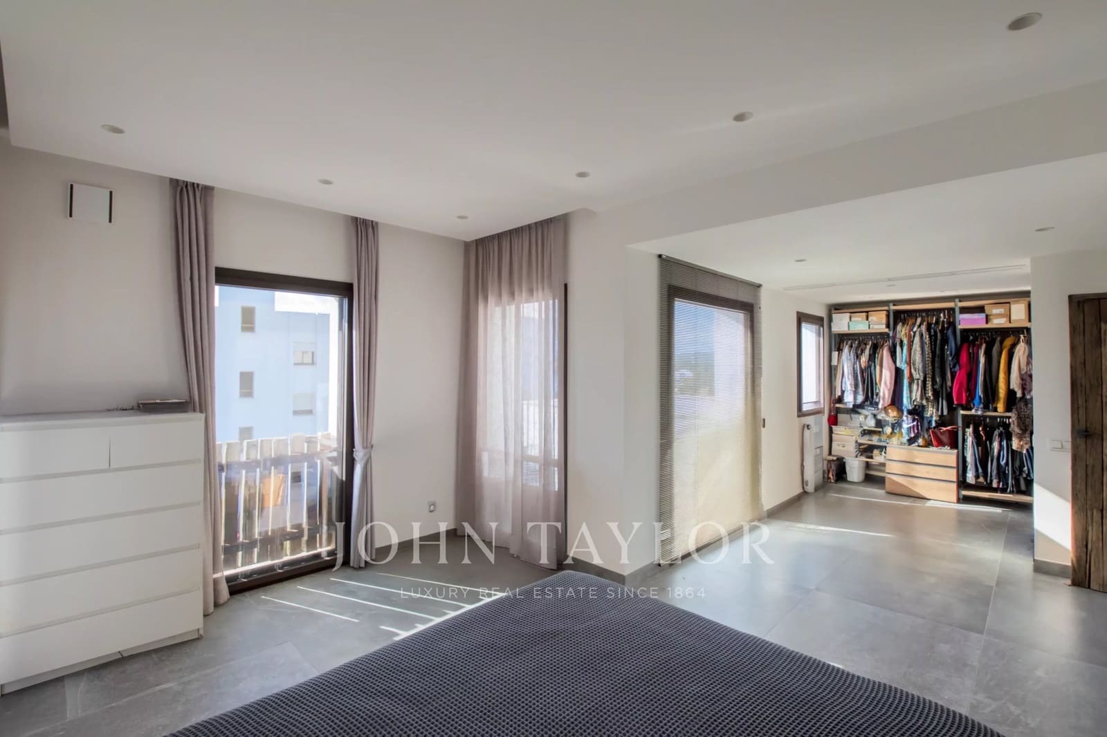 Apartamento de 3 habitaciones en Santa Eulalia / Santa Eularia en venta con piscina garaje - 3.380.000 € (Ref: 9570245)