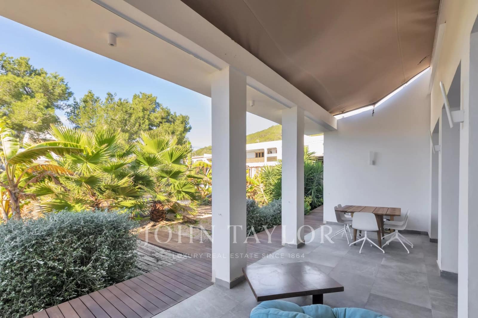 Apartamento de 3 habitaciones en Santa Eulalia / Santa Eularia en venta con piscina garaje - 3.380.000 € (Ref: 9570245)