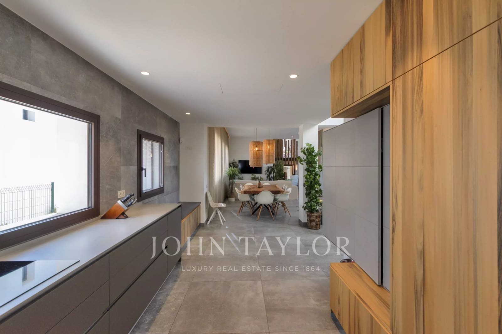 Apartamento de 3 habitaciones en Santa Eulalia / Santa Eularia en venta con piscina garaje - 3.380.000 € (Ref: 9570245)