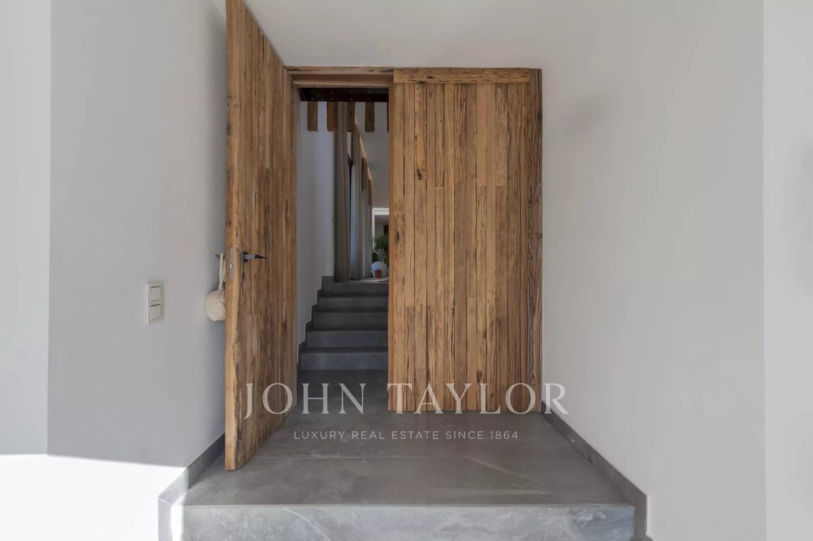 Apartamento de 3 habitaciones en Santa Eulalia / Santa Eularia en venta con piscina garaje - 3.380.000 € (Ref: 9570245)