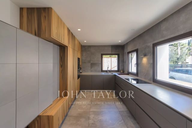 Apartamento de 3 habitaciones en Santa Eulalia / Santa Eularia en venta con piscina garaje - 3.380.000 € (Ref: 9570245)